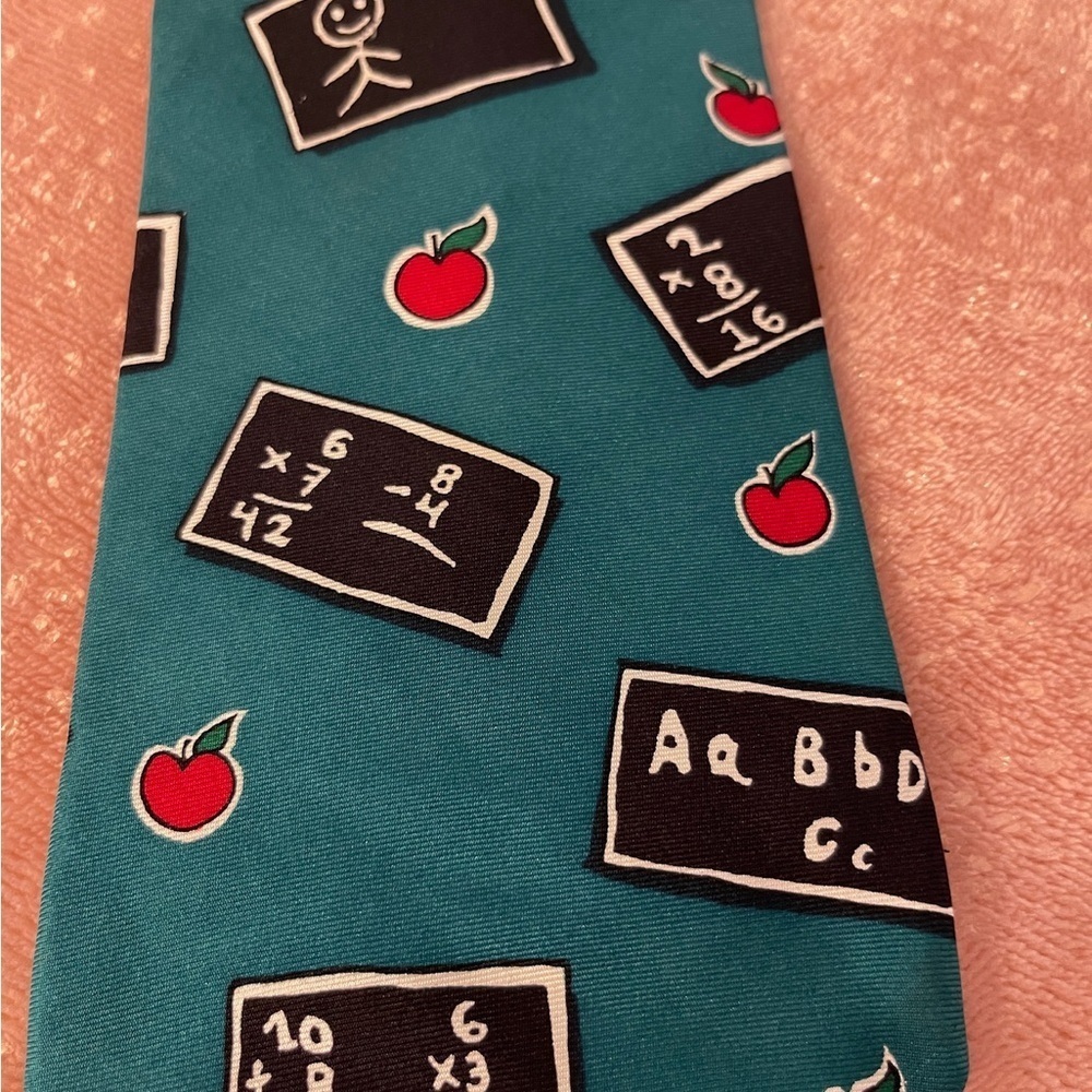 Chalkboard and Apple Patterned Tie - Picture 2 of 8